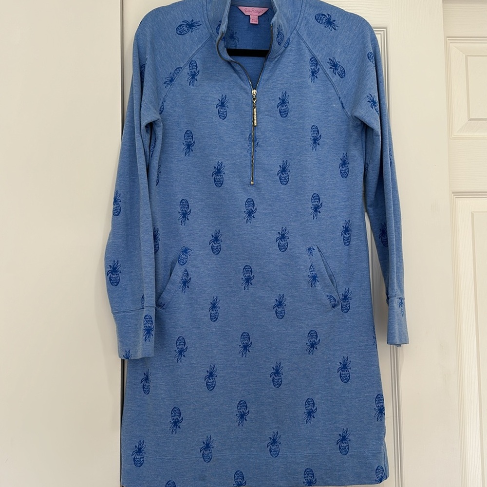 Lilly Pulitzer- Size Small- Popover Dress- Bennet
Blue Pineapple Burnout - Picture 6 of 14